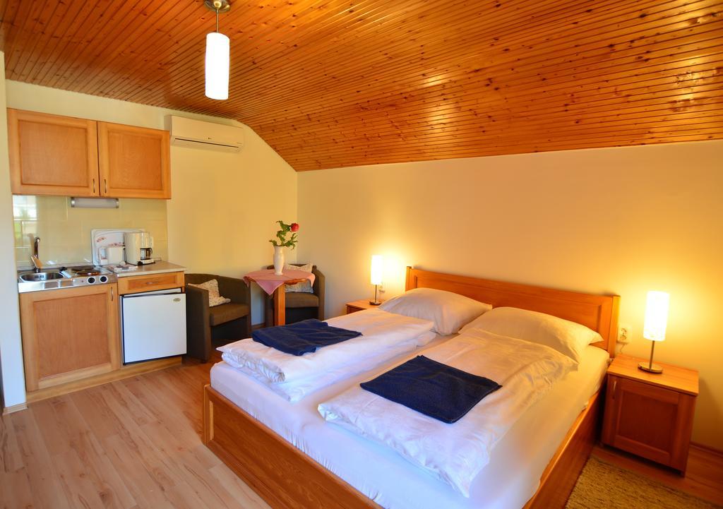 Viragoskert Apartman Hévíz 客房 照片